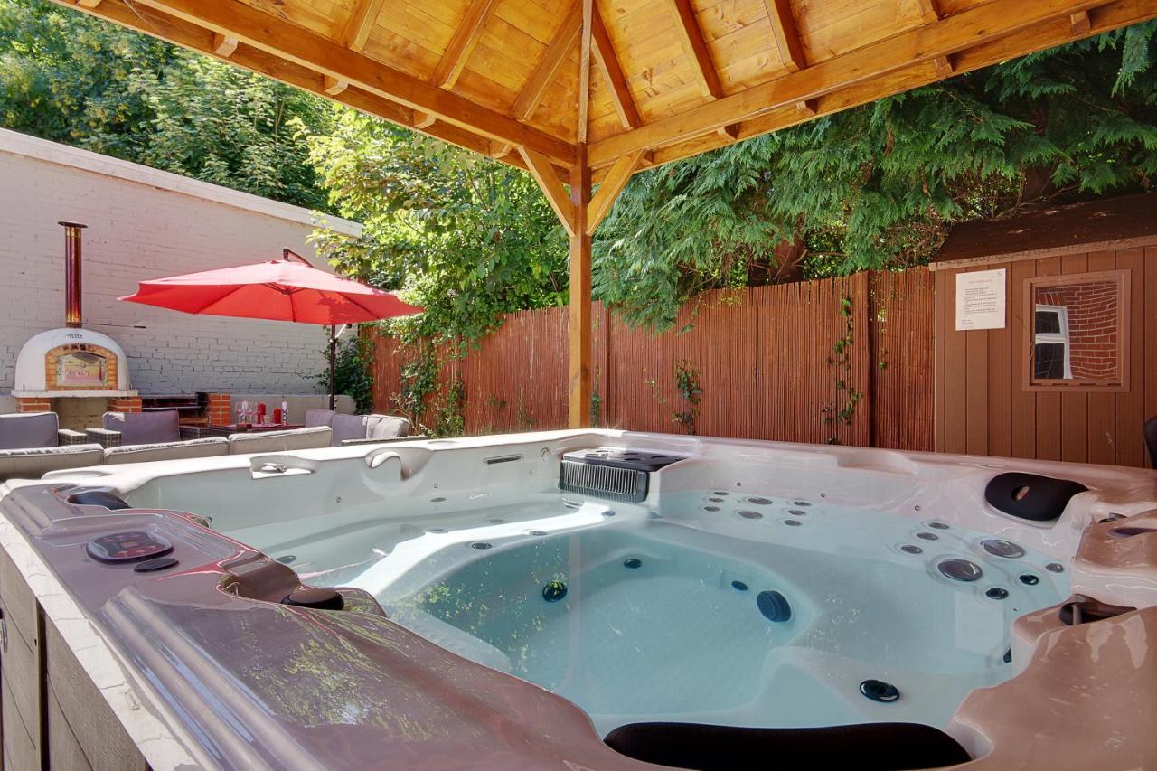 Cragside Villa With Hot Tub Борнмут Екстер'єр фото