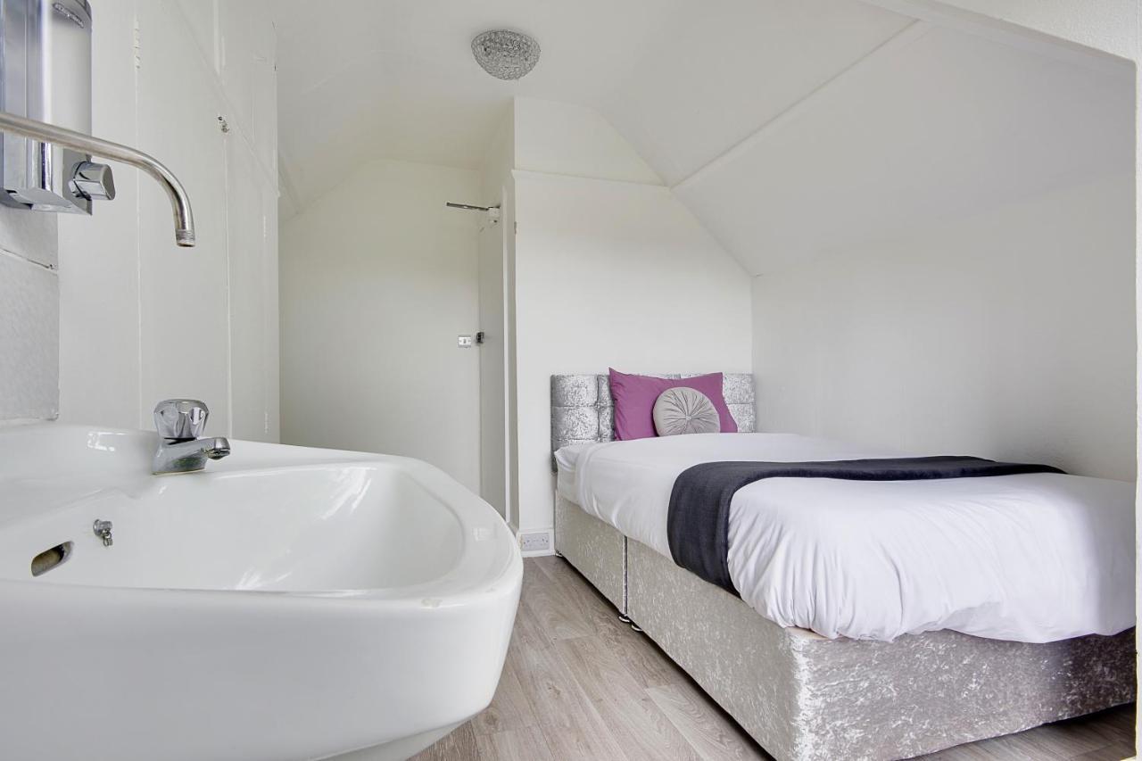 Cragside Villa With Hot Tub Борнмут Екстер'єр фото